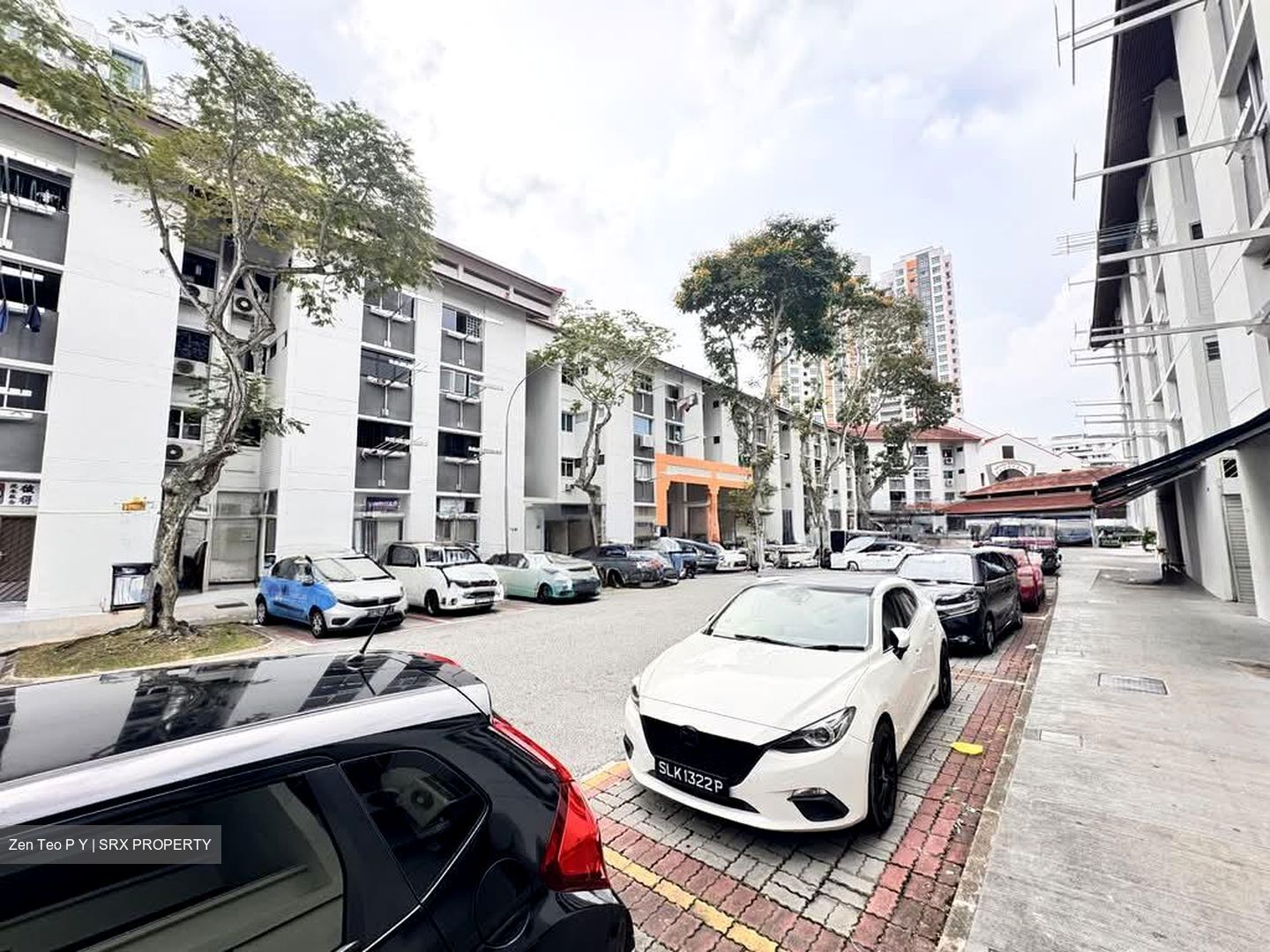 Bukit Batok Street 31 (D23), Shop House #570501221